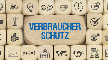 Mehrere Würfel mit Symbolen und in der Mitte steht 'Verbraucherschutz' Mehrere Würfel mit Symbolen und in der Mitte steht 'Verbraucherschutz'
